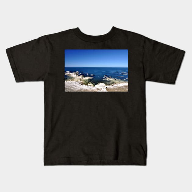 Vue sur la Péninsule de Kaikoura, Nouvelle-Zélande Kids T-Shirt by franck380